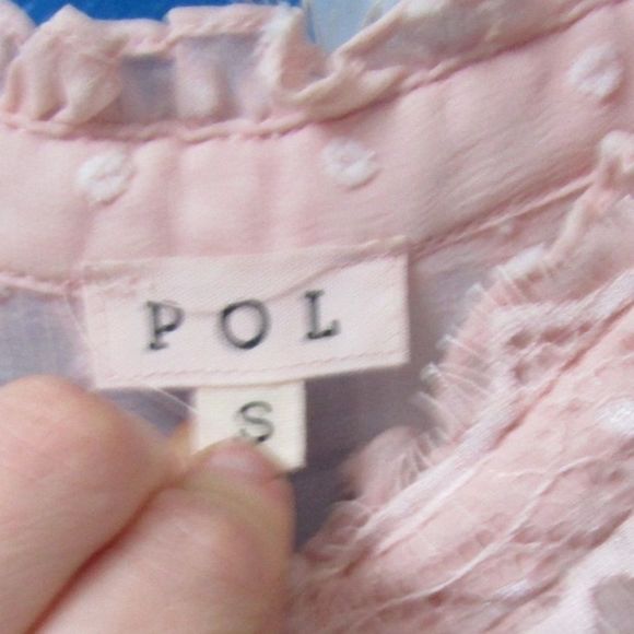 Swiss dot pink ruffle blouse with front buttons and lace detail - Picture 4 of 13
